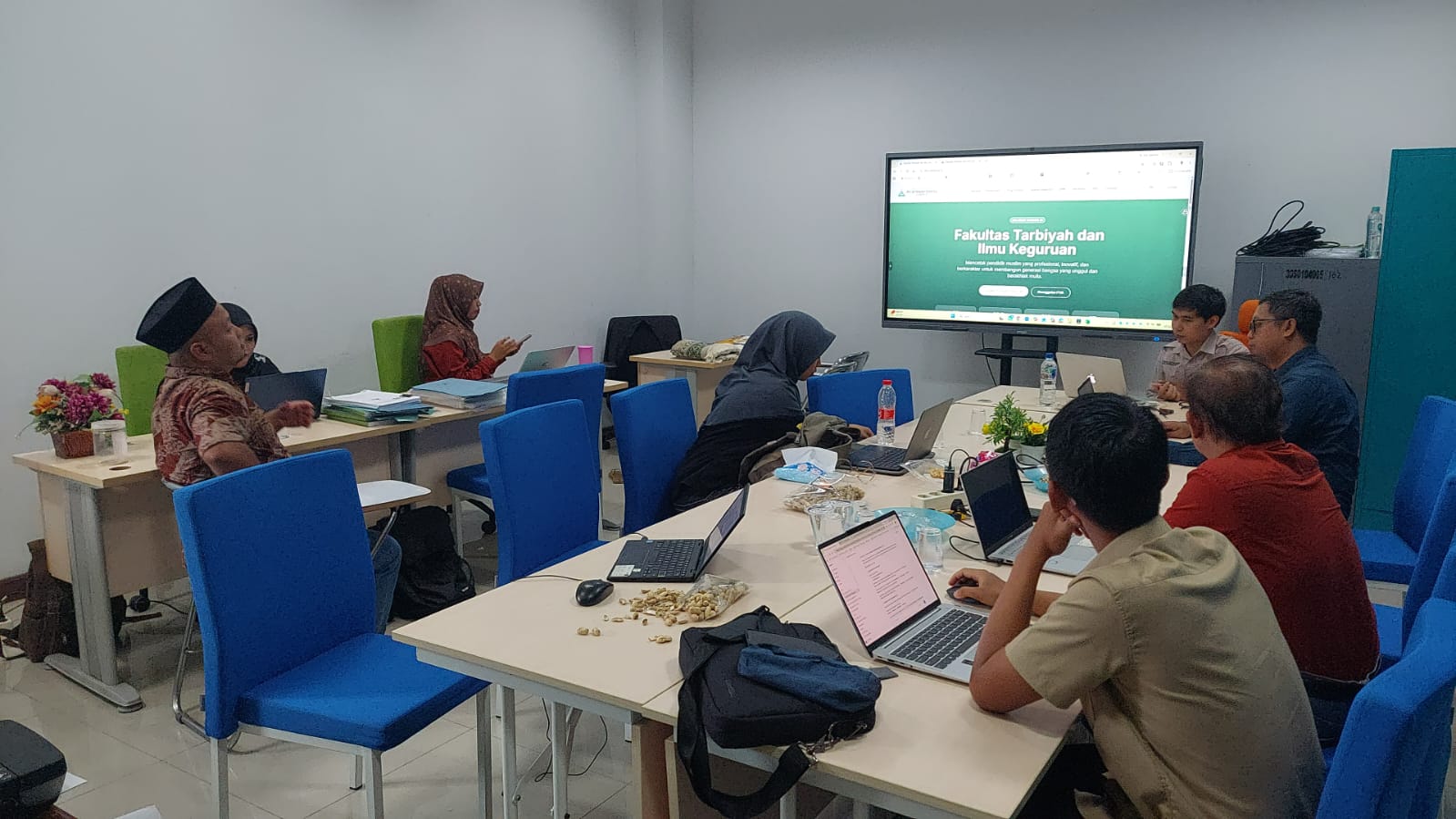 Tingkatkan Kompetensi Pengelolaan Informasi Digital, UKM Tadris Bahasa Inggris Ikuti Pendampingan Website Baru FTIK