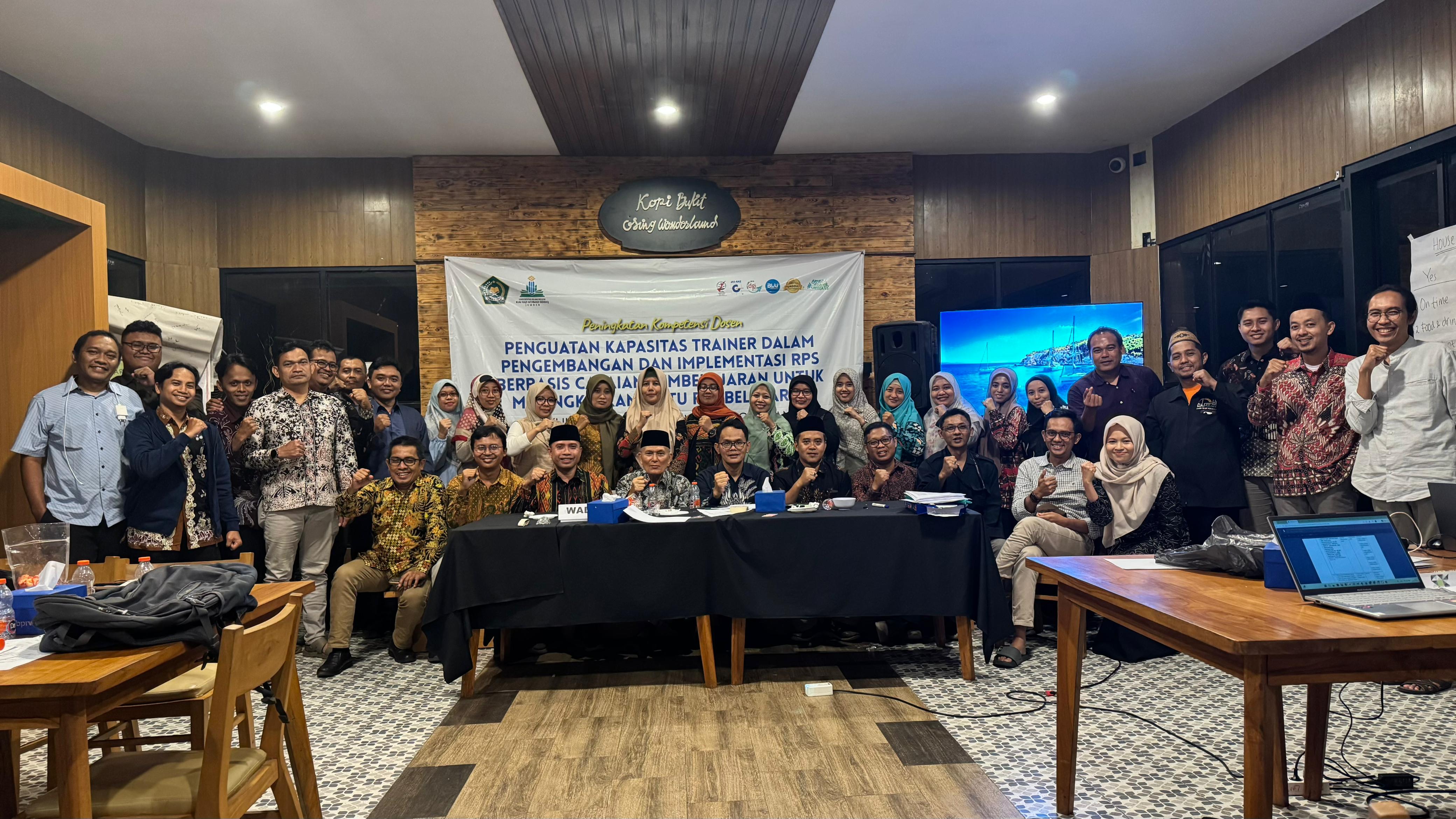 Empat Dosen Tadris Bahasa Inggris UIN KHAS Jember Ikuti Pendampingan Penyusunan RPS Berbasis OBE